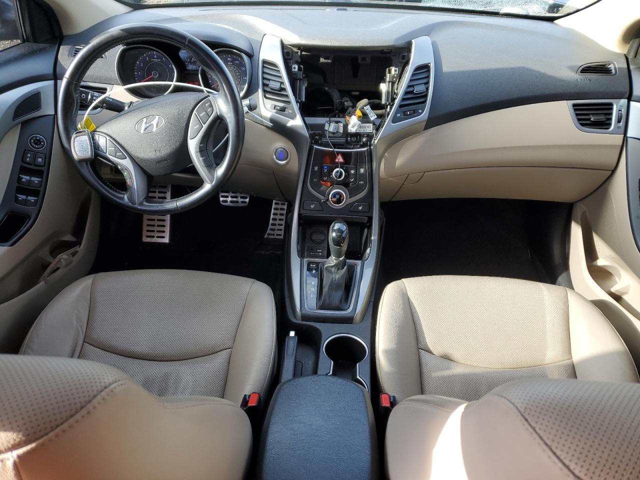 2015 Hyundai Elantra - Image 8