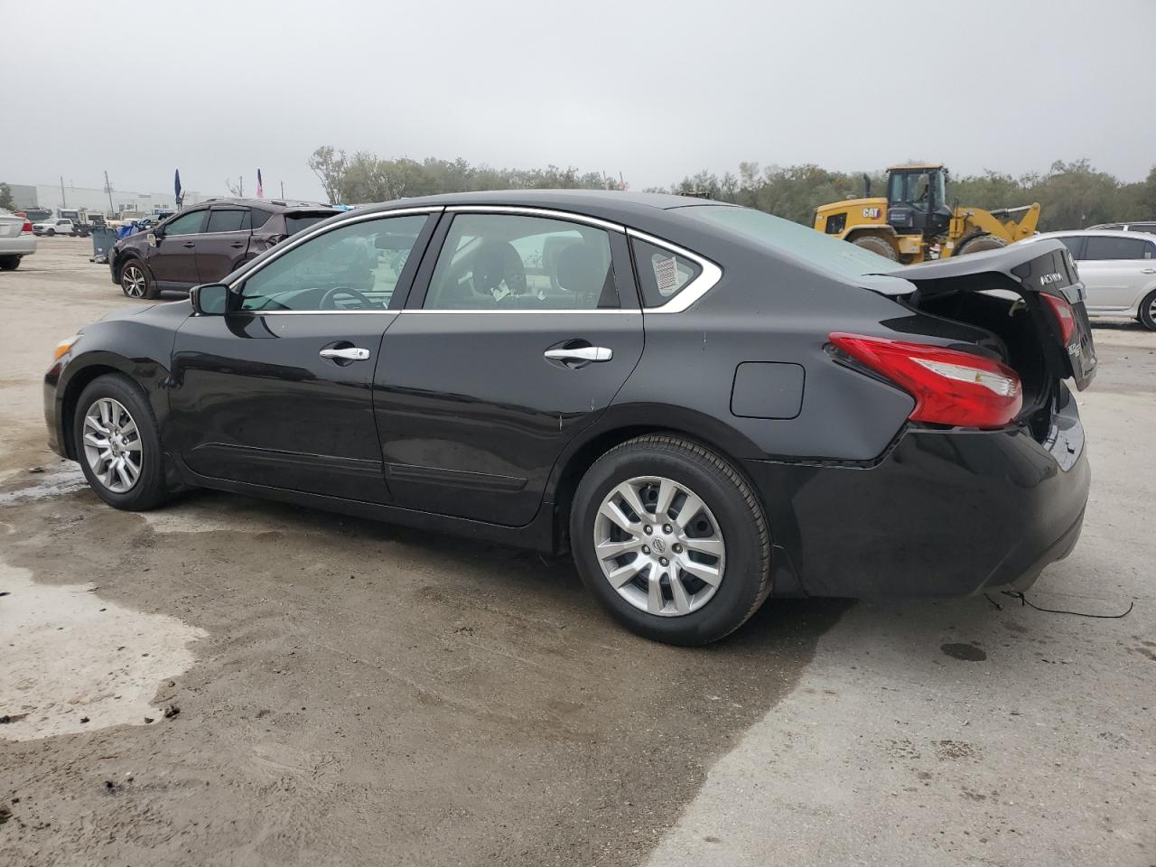 2017 Nissan Altima - Image 2