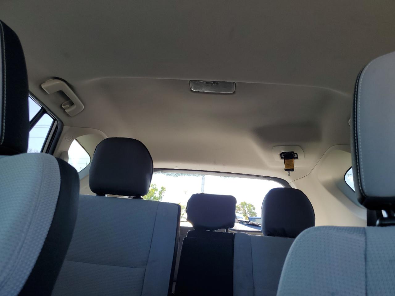 2017 Toyota RAV 4 - Image 10