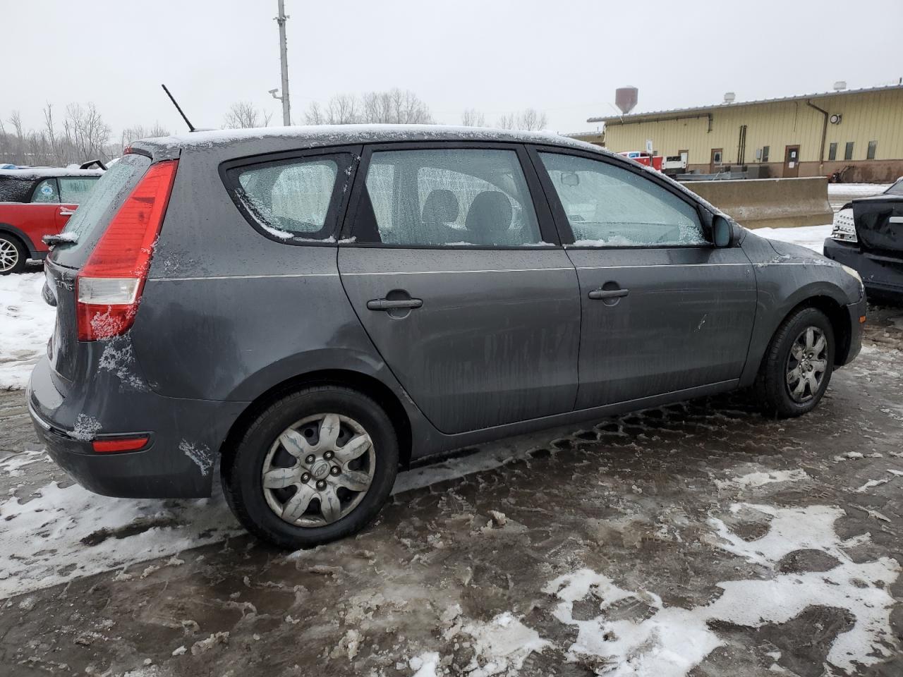2009 Hyundai Elantra - Image 3