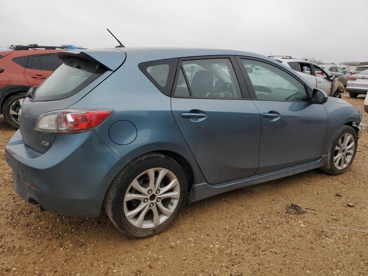 2011 Mazda 3 - Image 3