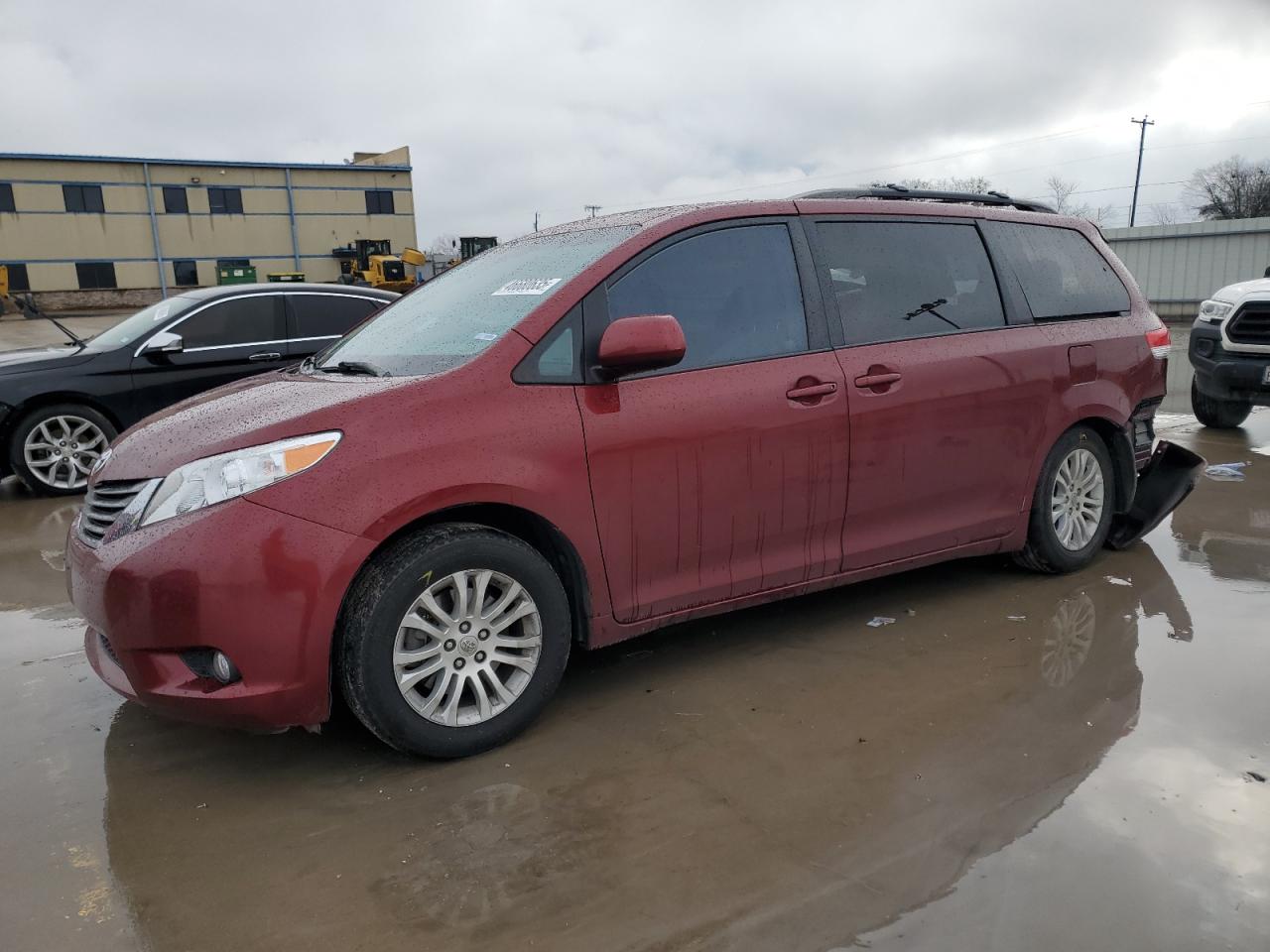 2014 Toyota Sienna - Image 1
