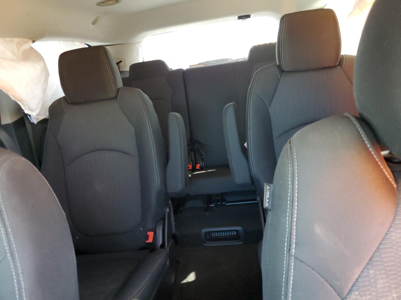 2016 Chevrolet Traverse - Image 10