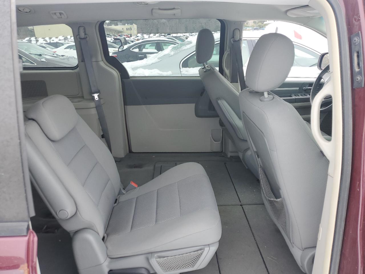 2009 Dodge Caravan - Image 11