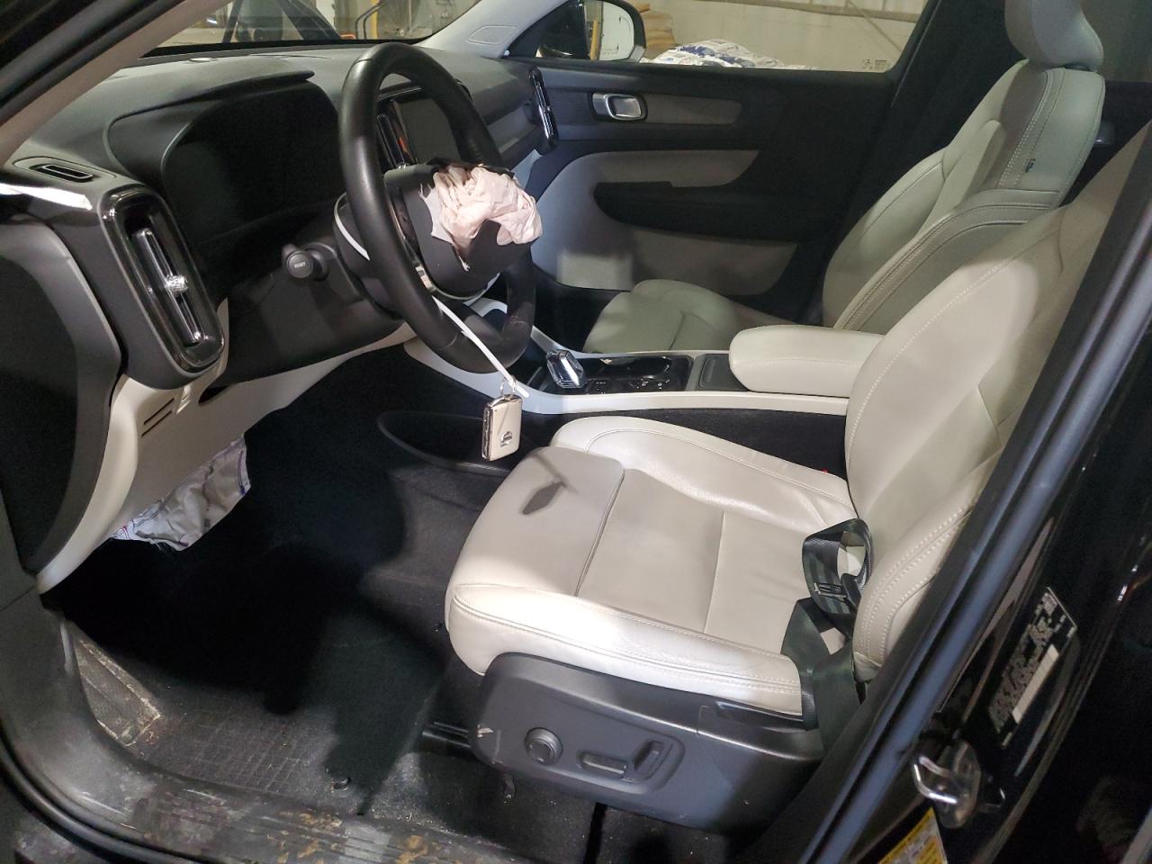 2019 Volvo XC40 - Image 7