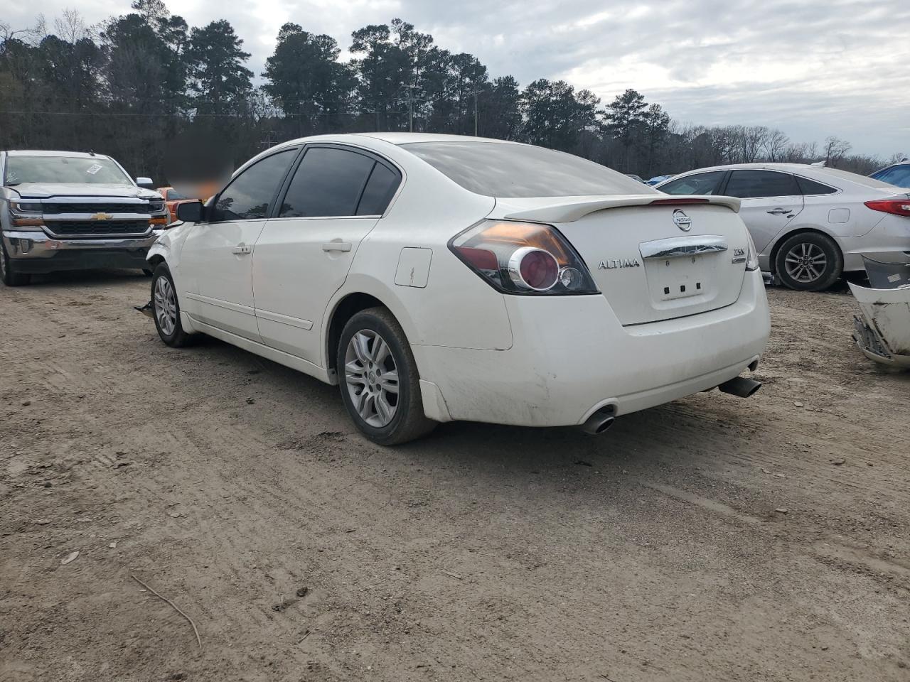 2011 Nissan Altima - Image 2
