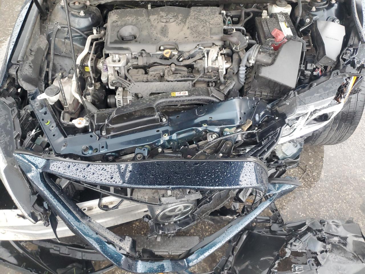 2019 Toyota Camry - Image 11
