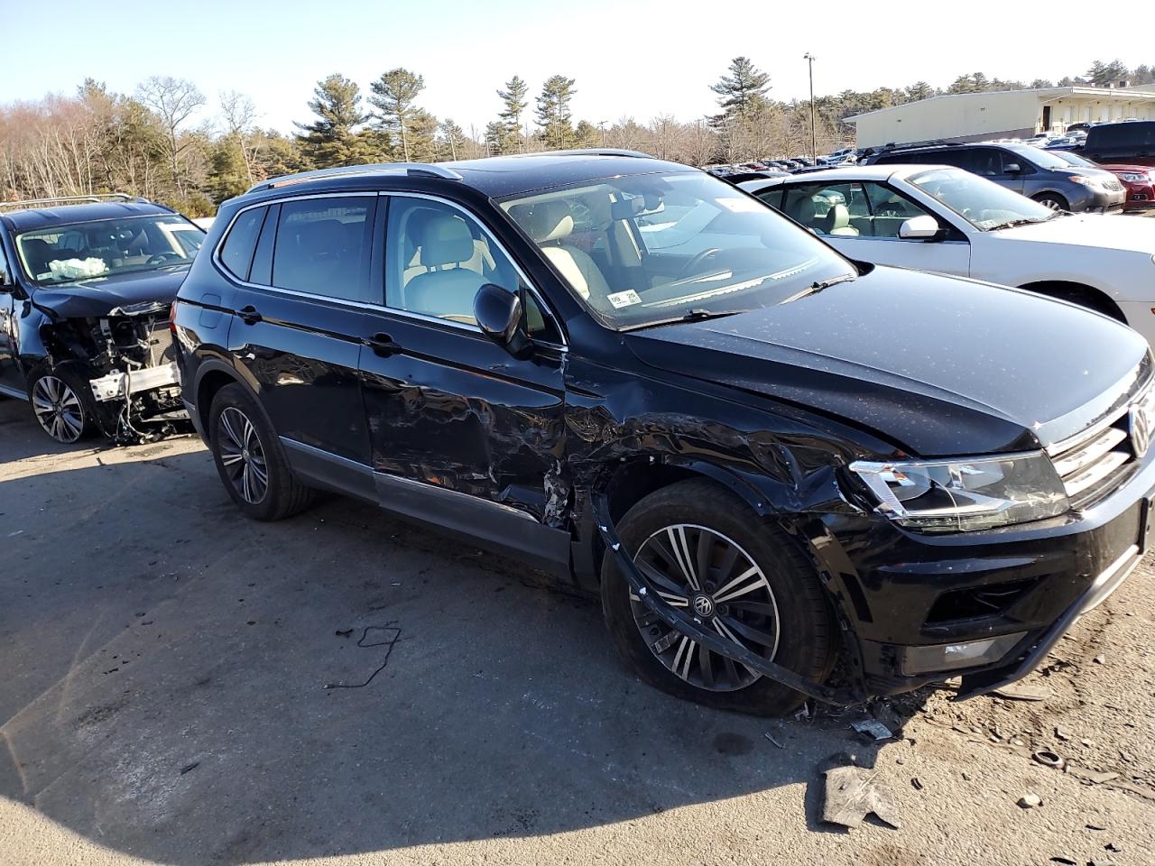 2018 Volkswagen Tiguan - Image 4