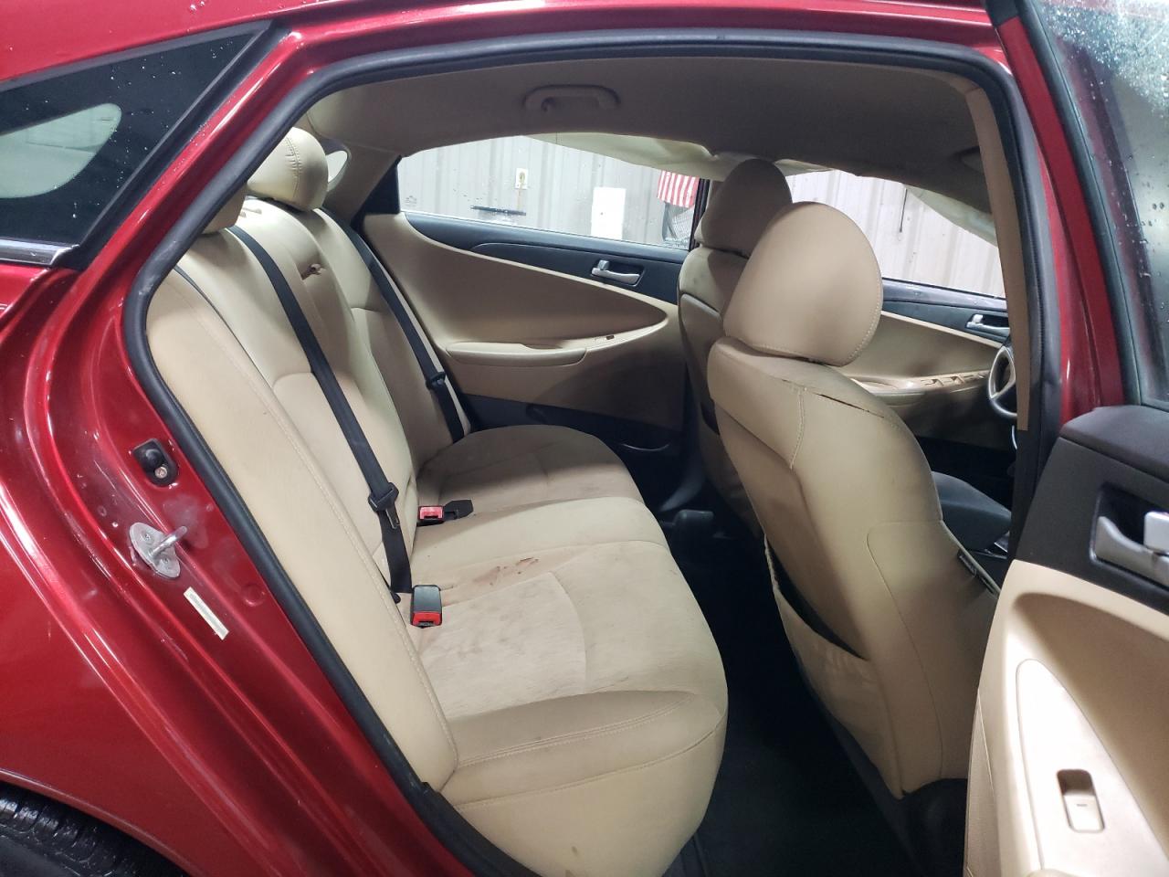 2011 Hyundai Sonata - Image 10