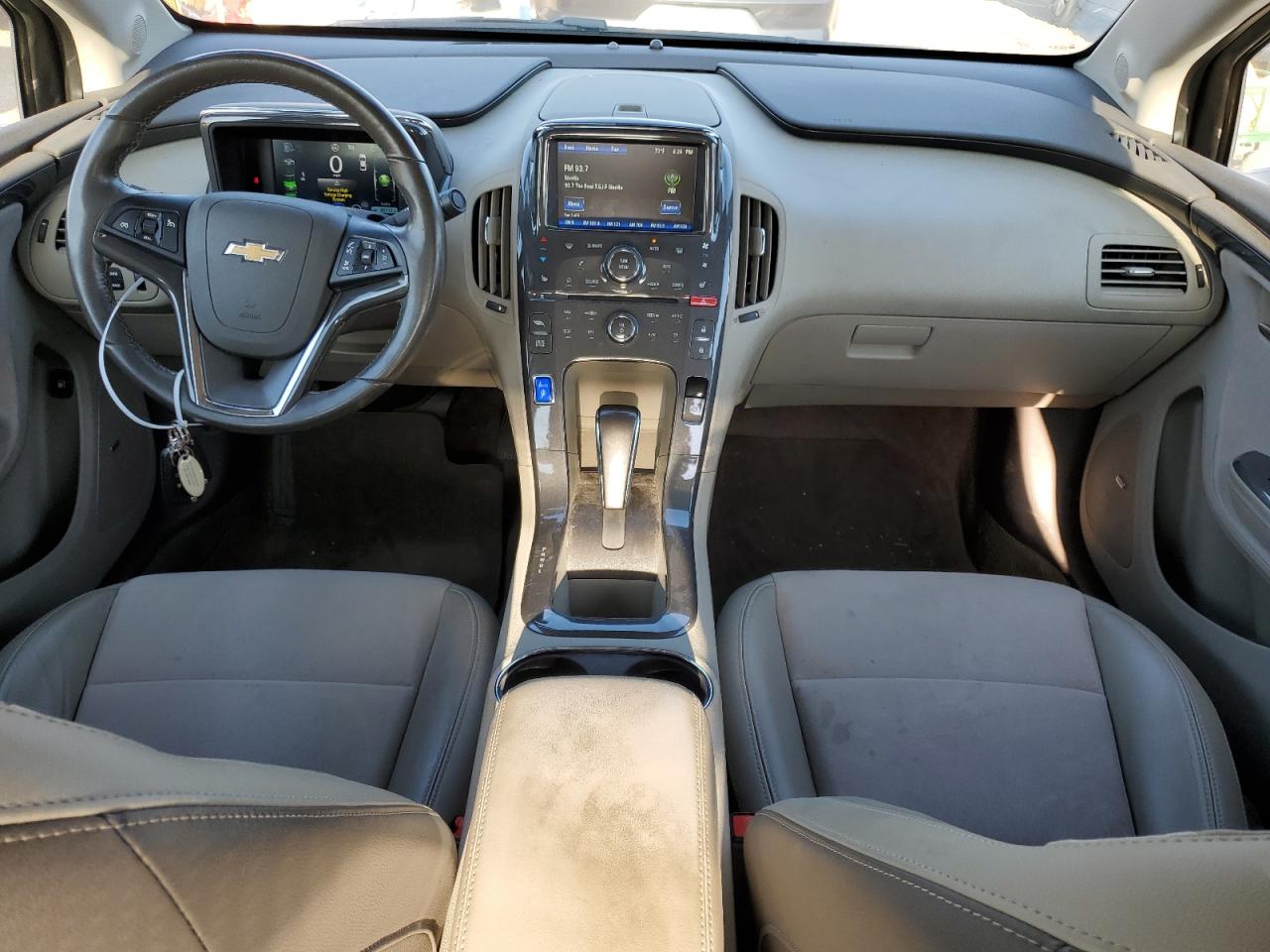 2015 Chevrolet Volt - Image 8
