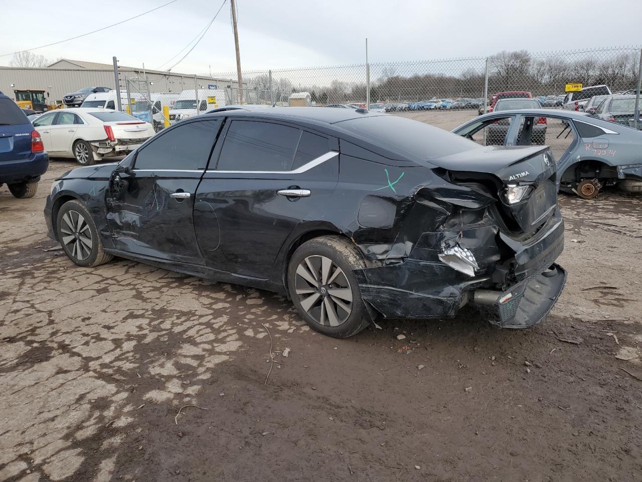 2020 Nissan Altima - Image 2