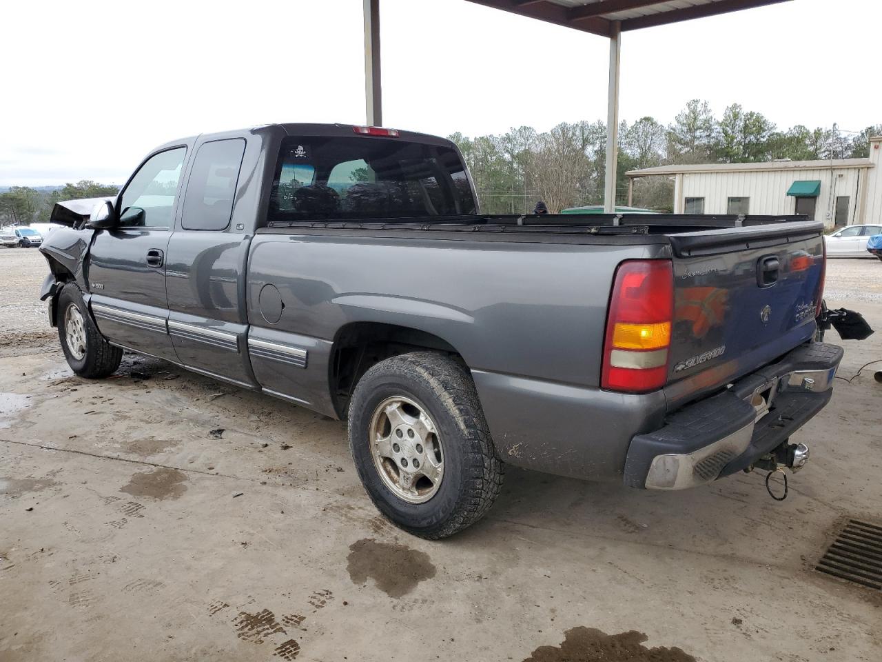 1999 Chevrolet Silverado - Image 2