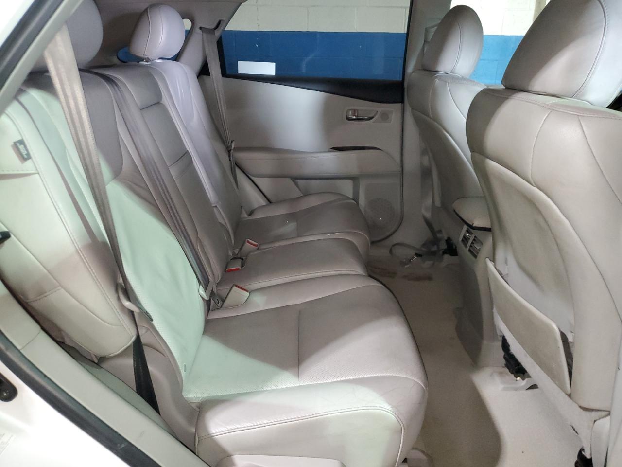 2011 Lexus RX - Image 11