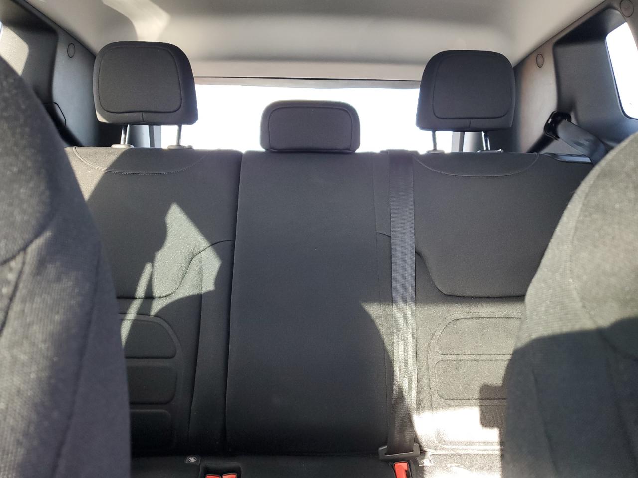2018 Jeep Renegade - Image 10