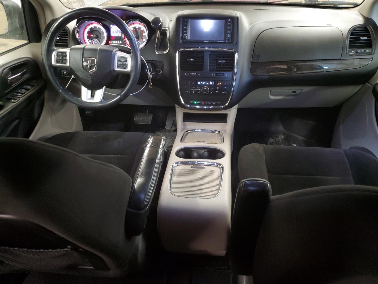 2013 Dodge Caravan - Image 8