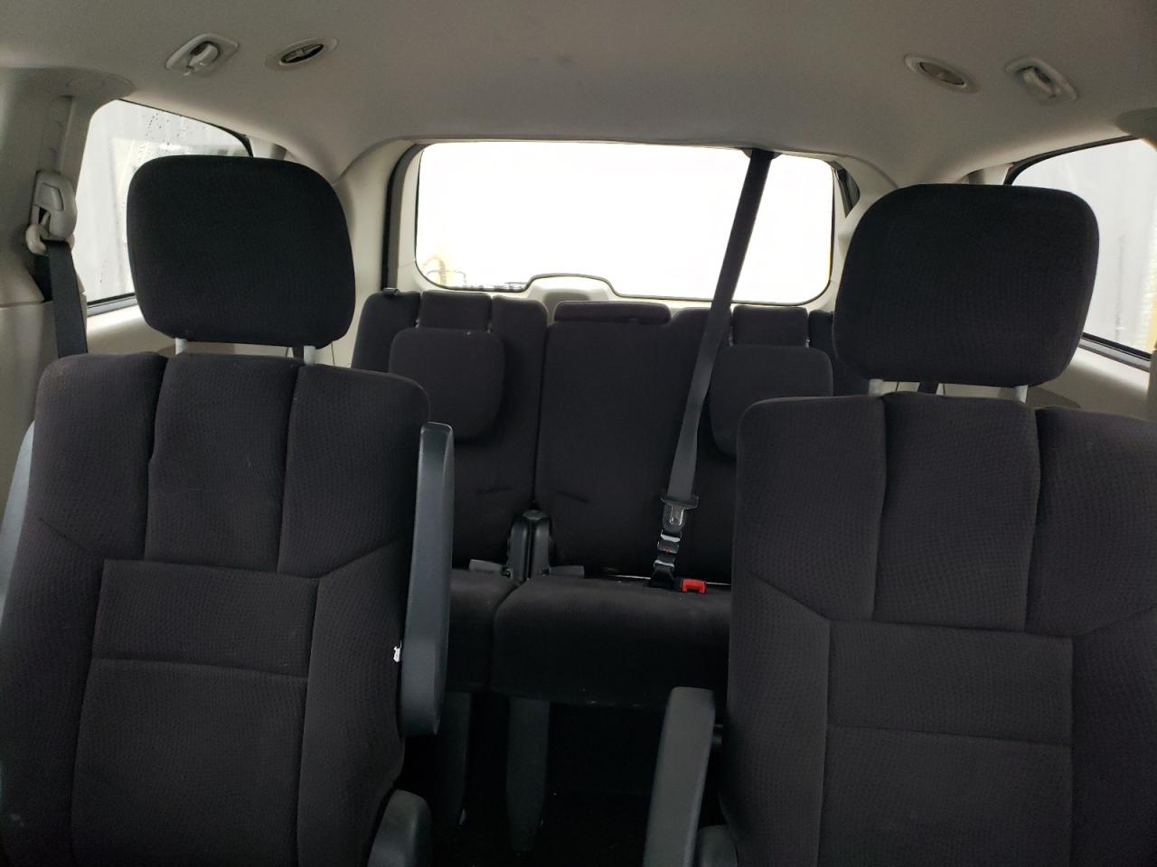 2011 Dodge Caravan - Image 10