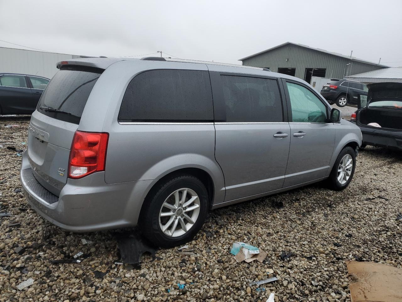 2019 Dodge Caravan - Image 3