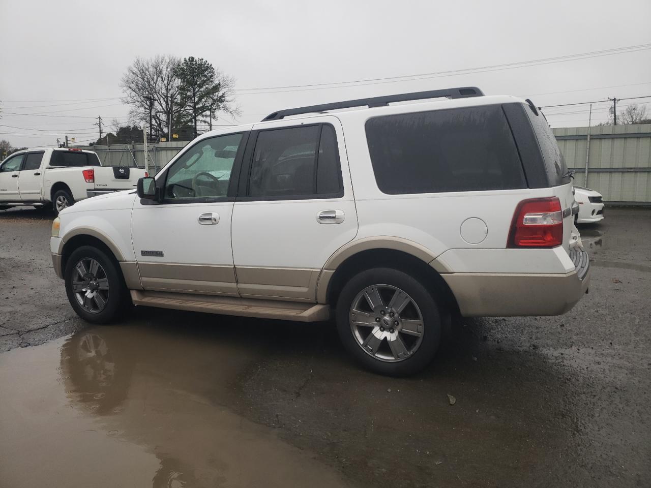 2007 Ford Expedition - Image 2