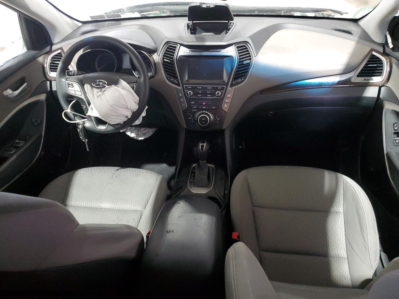 2018 Hyundai Santa Fe - Image 8