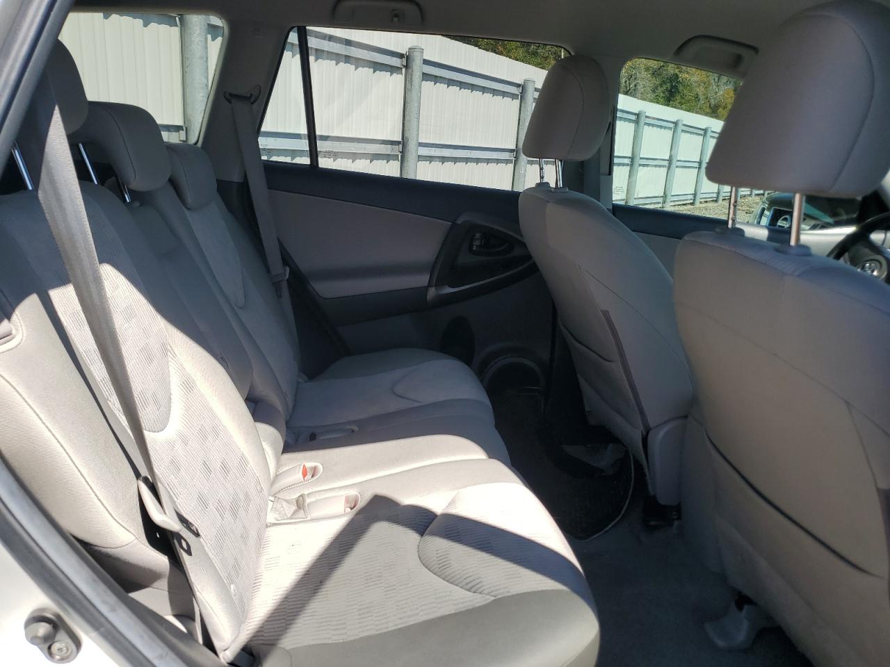 2011 Toyota RAV 4 - Image 11
