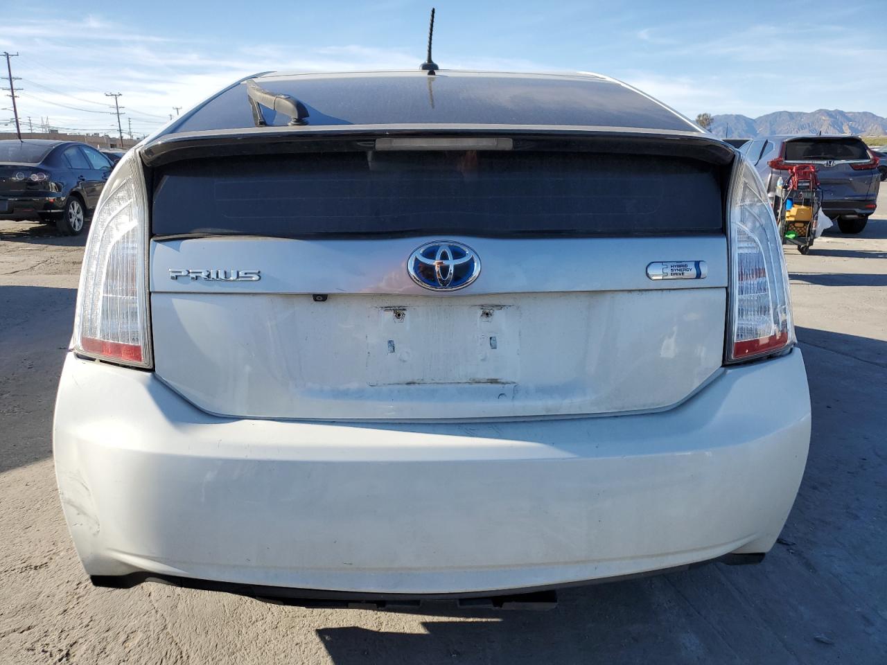 2013 Toyota Prius - Image 6