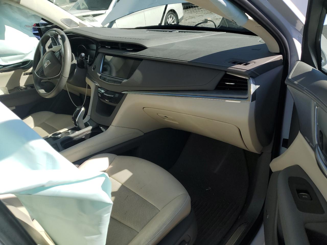 2020 Cadillac XT5 - Image 8