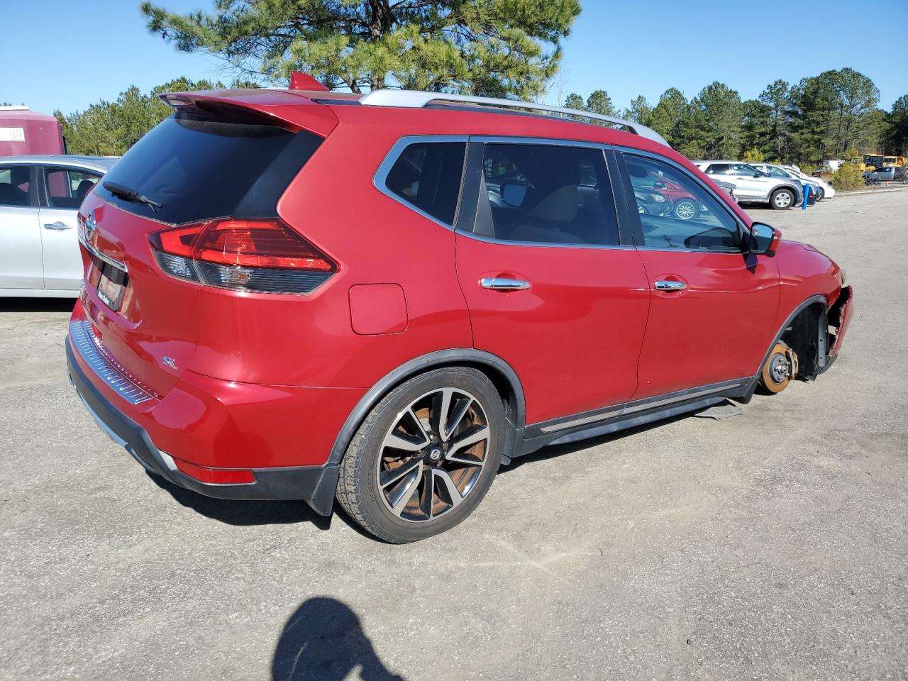 2017 Nissan Rogue - Image 3