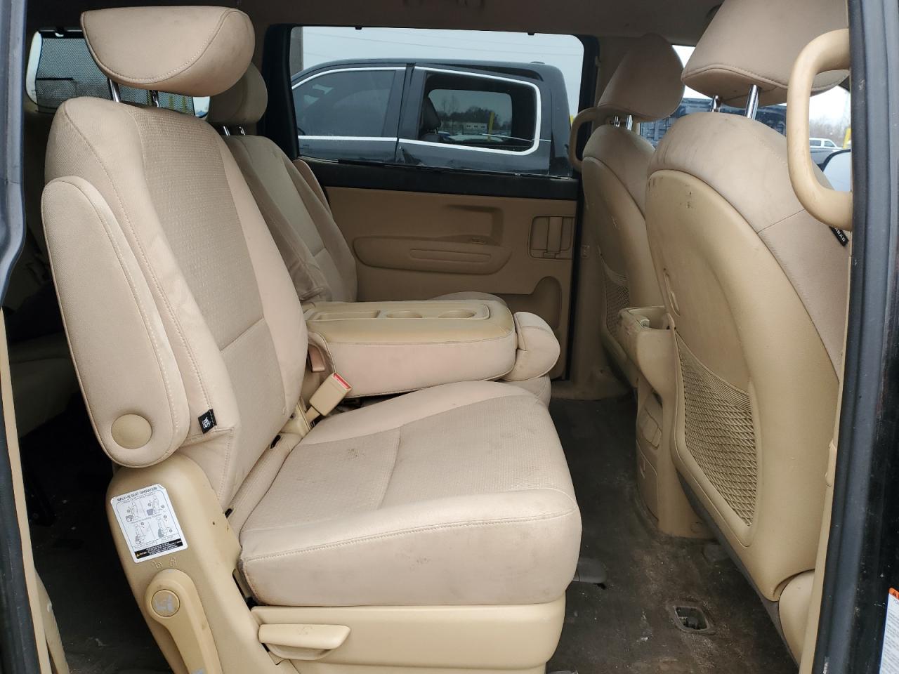 2016 Kia Sedona - Image 11