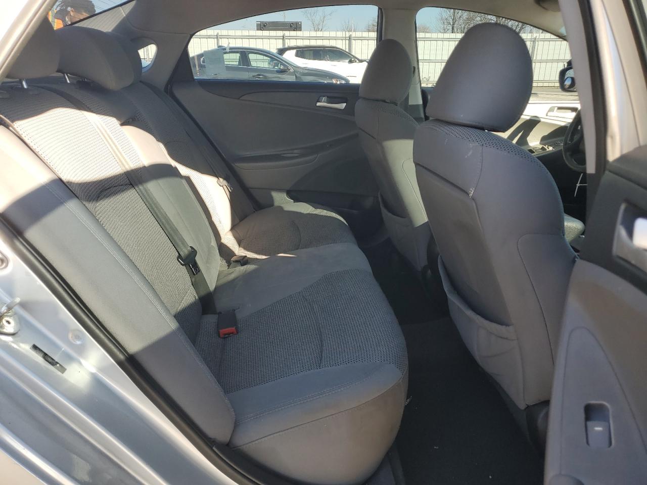 2011 Hyundai Sonata - Image 10