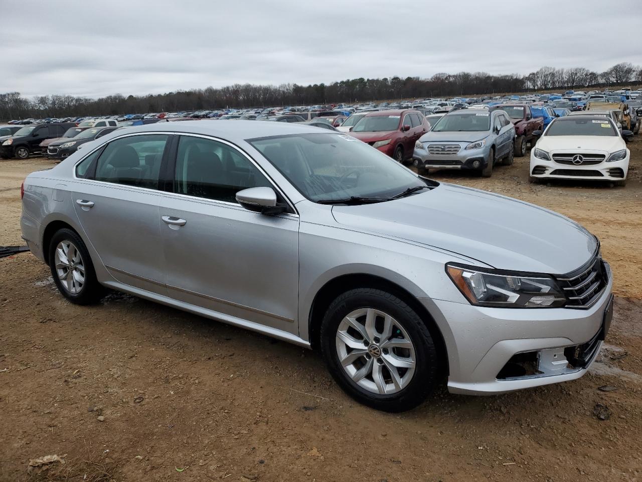 2016 Volkswagen Passat - Image 4