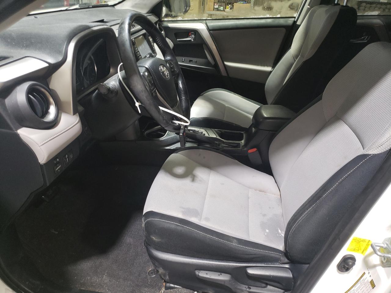 2017 Toyota RAV 4 - Image 7