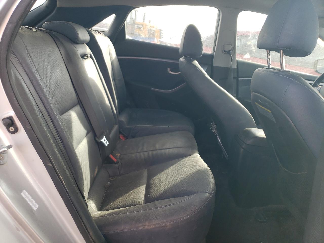 2013 Hyundai Elantra - Image 10