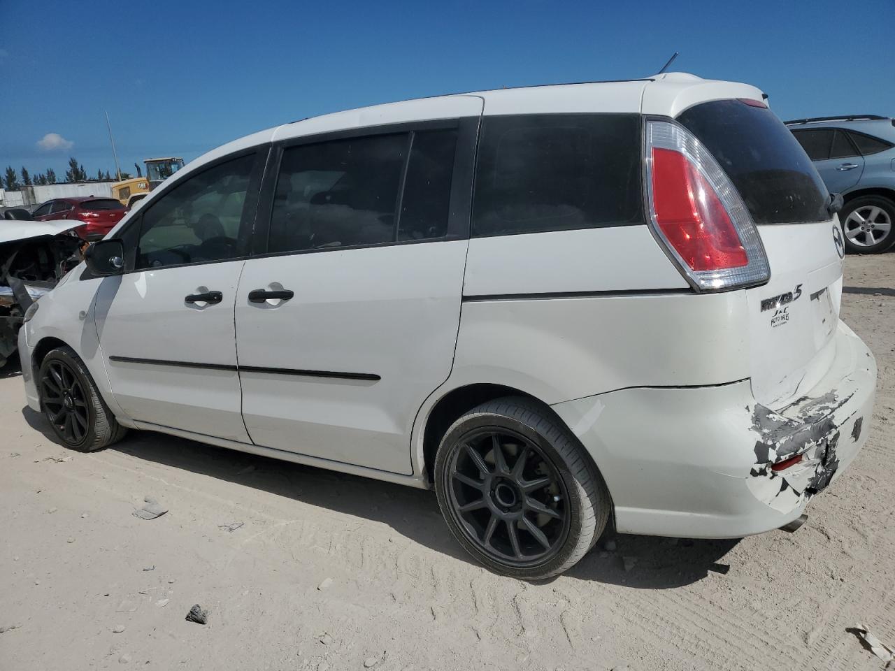 2008 Mazda 5 - Image 2