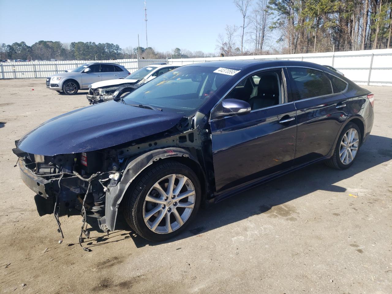 2013 Toyota Avalon - Image 1