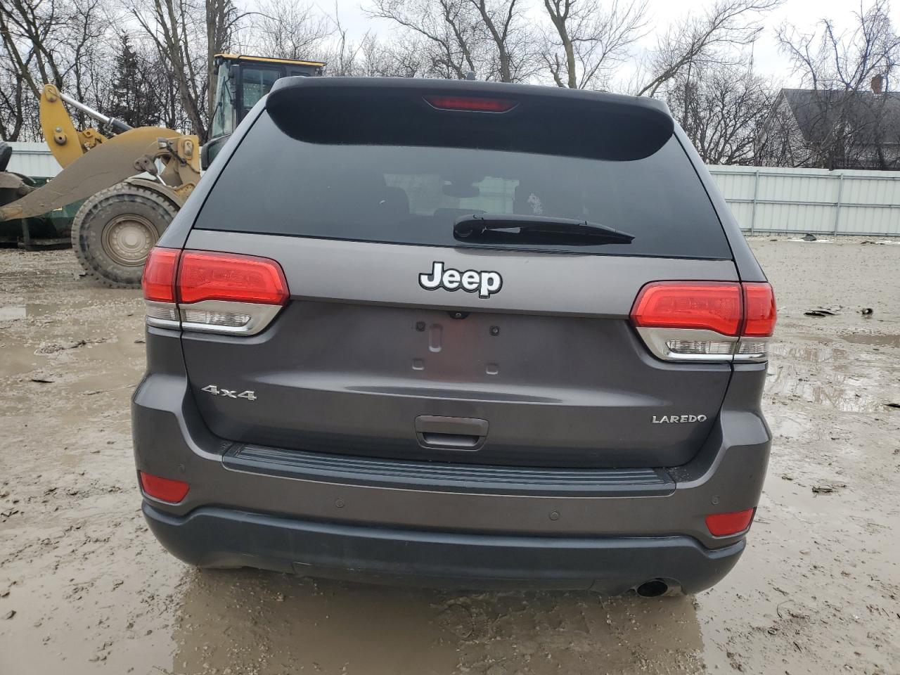 2017 Jeep Grand Cherokee - Image 6