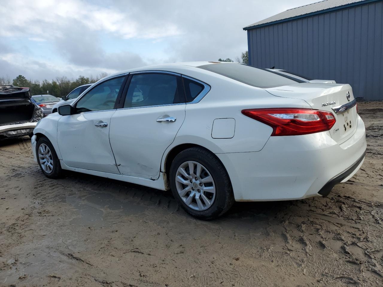 2017 Nissan Altima - Image 2