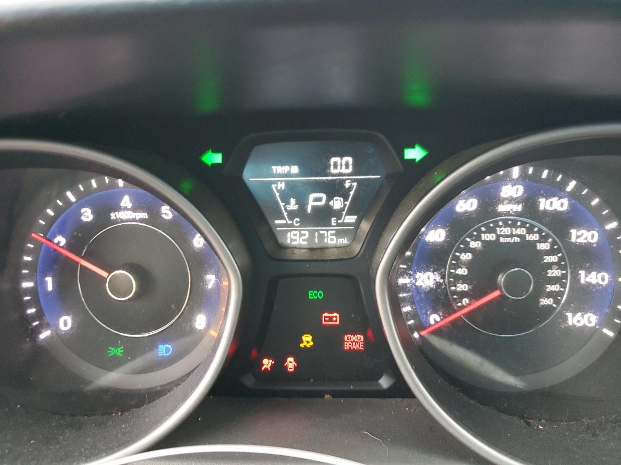 2016 Hyundai Elantra - Image 9