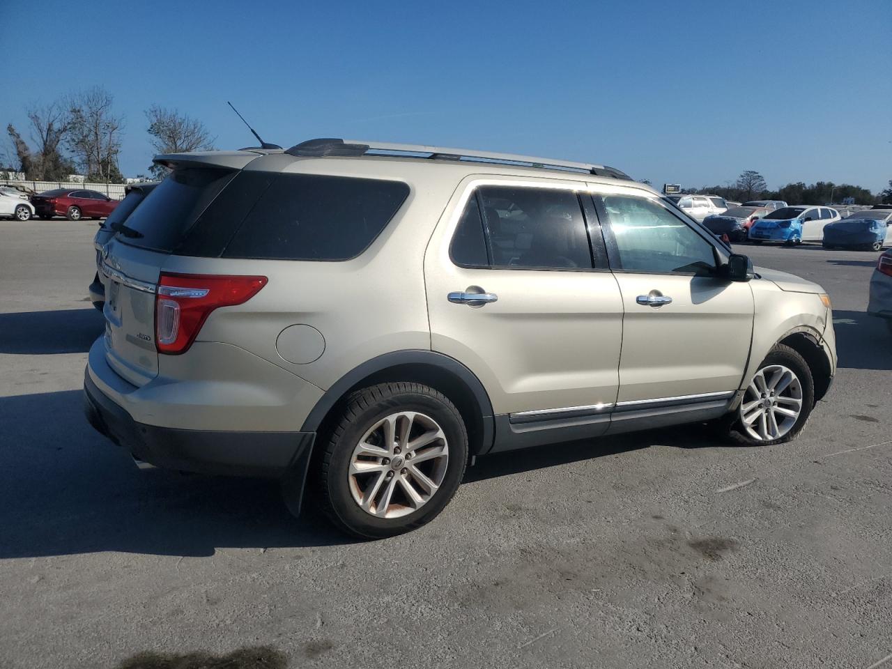 2011 Ford Explorer - Image 3