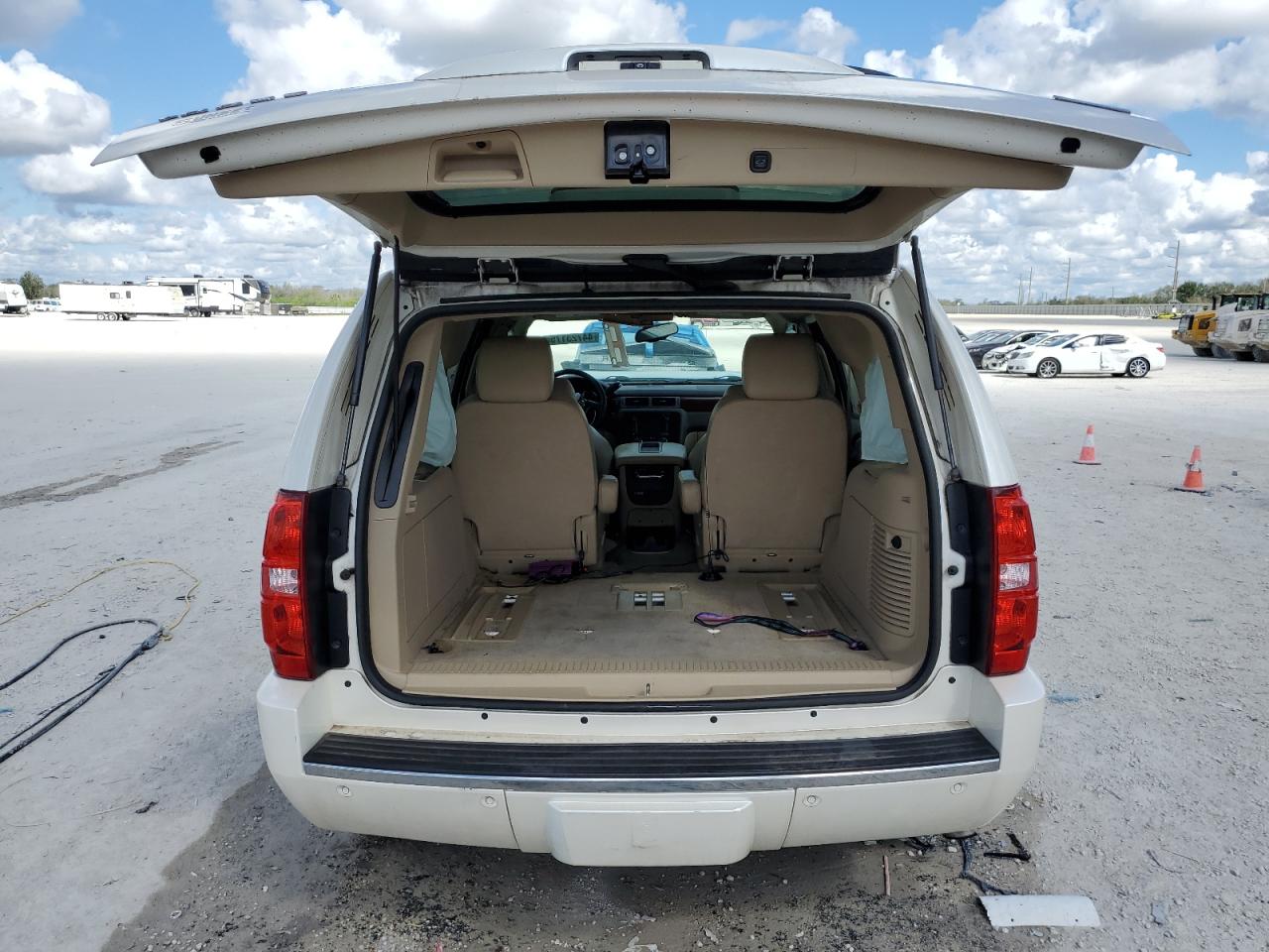 2012 Chevrolet Tahoe - Image 6