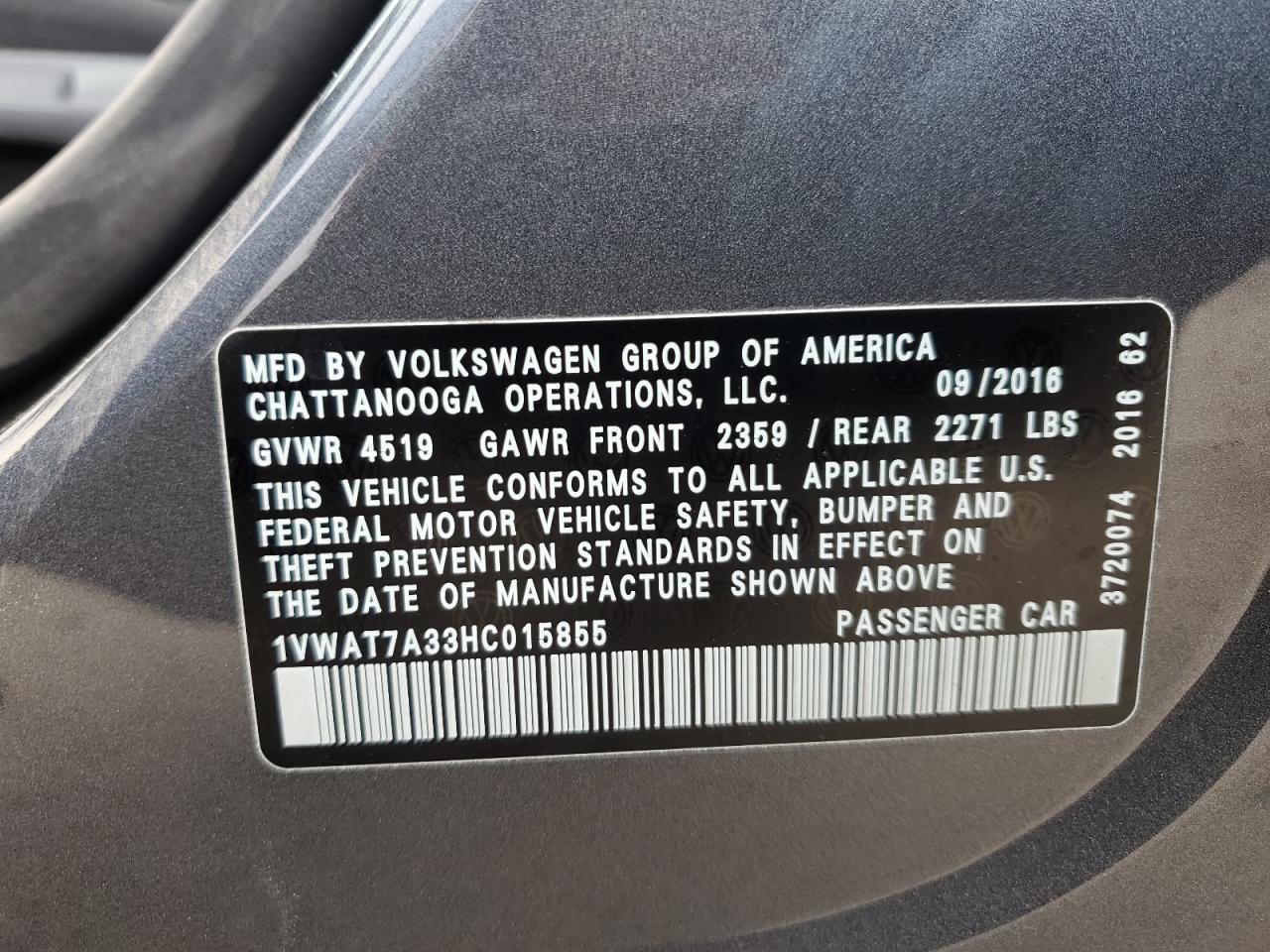 2017 Volkswagen Passat - Image 12