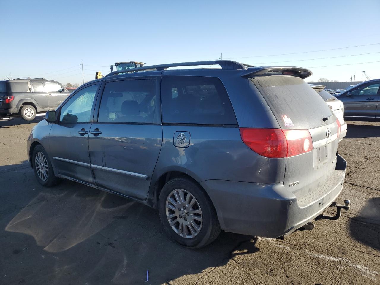2007 Toyota Sienna - Image 2