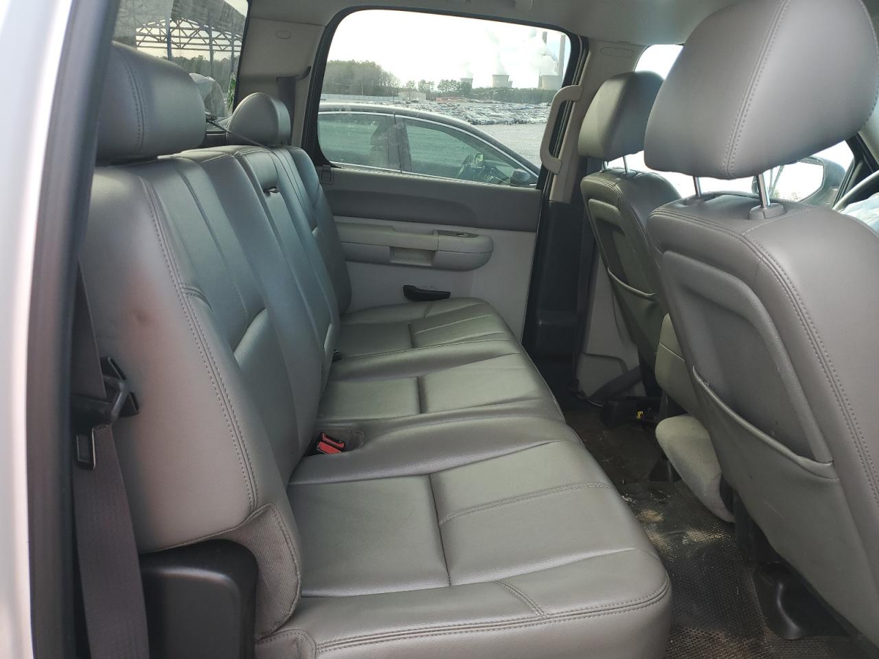 2011 Chevrolet Silverado - Image 10