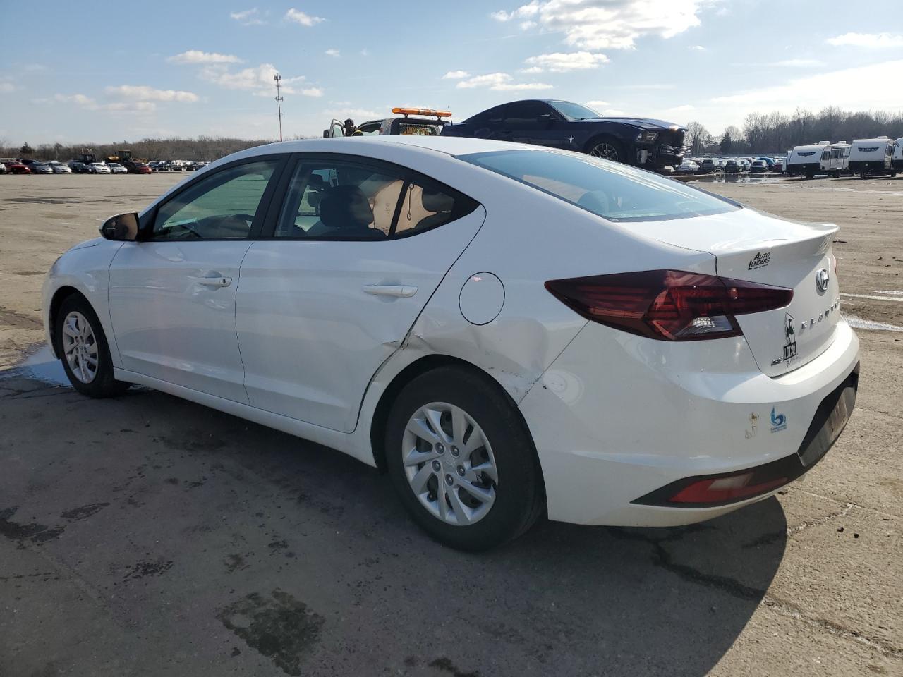 2019 Hyundai Elantra - Image 2