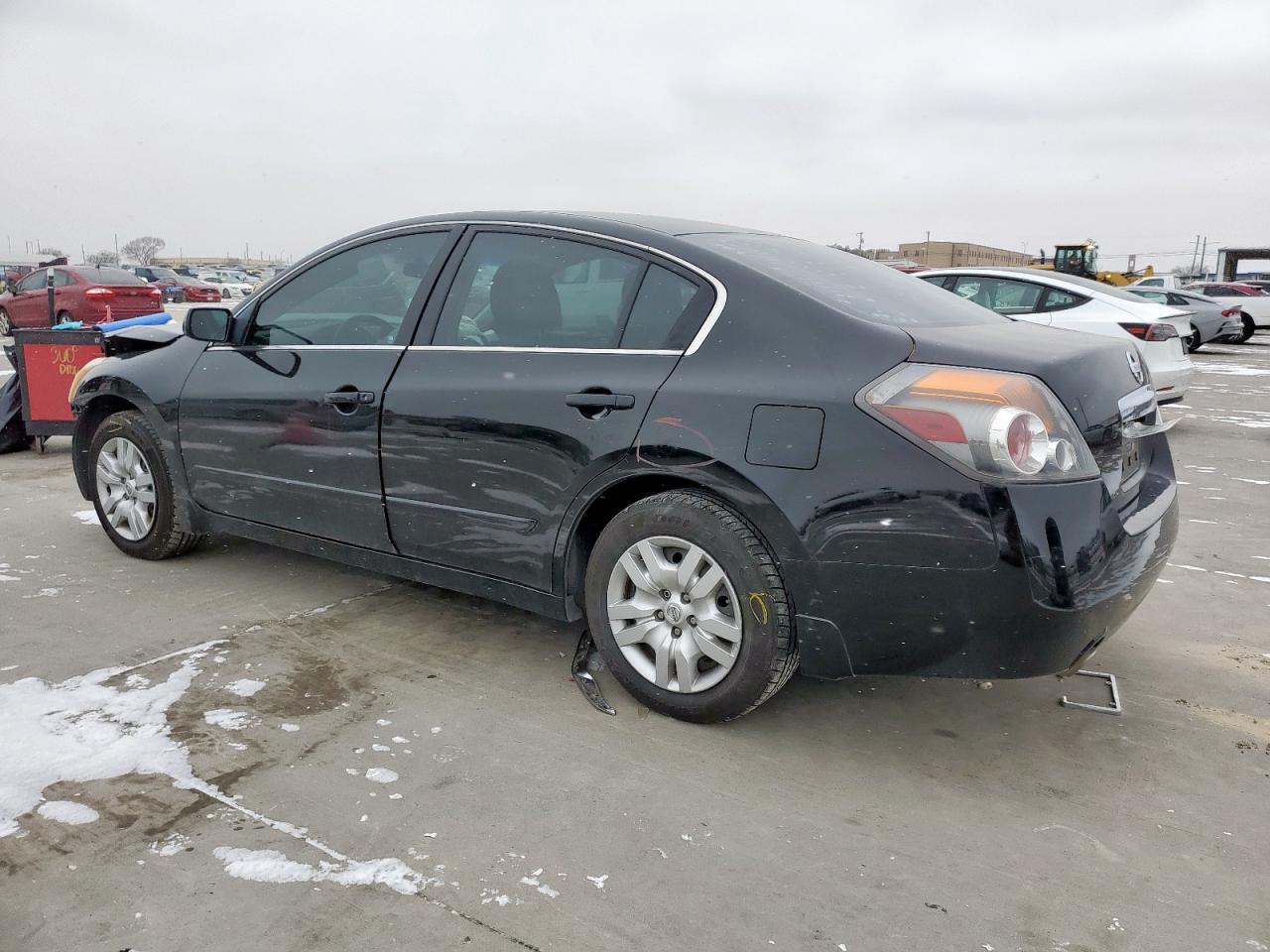 2010 Nissan Altima - Image 2