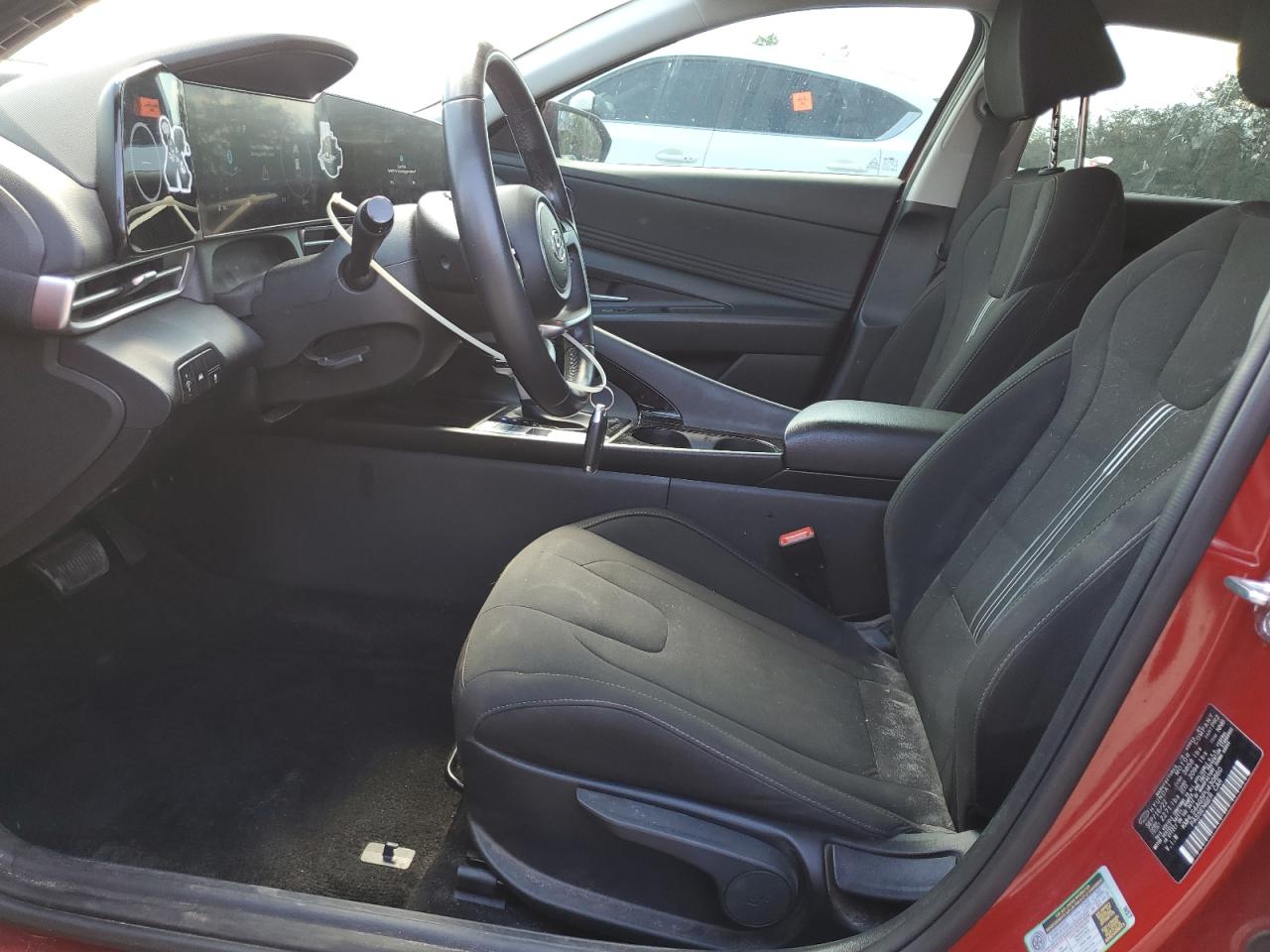2023 Hyundai Elantra - Image 7