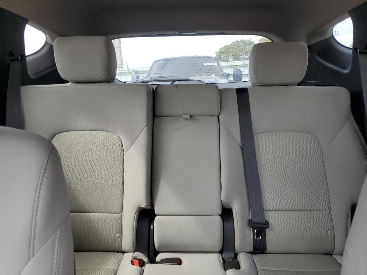 2018 Hyundai Santa Fe - Image 10