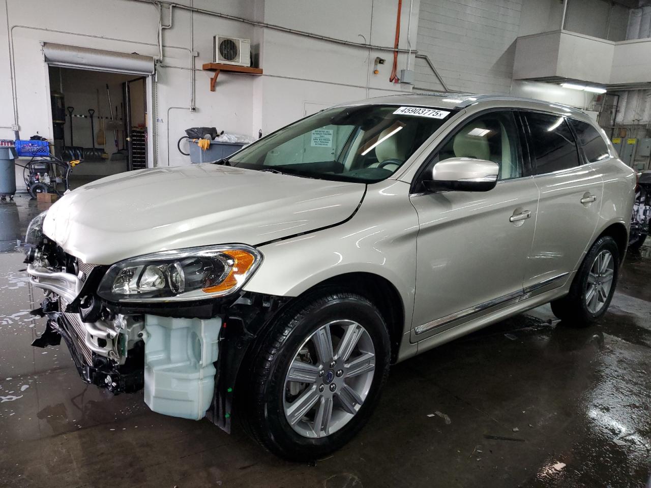 2017 Volvo XC60 - Image 1