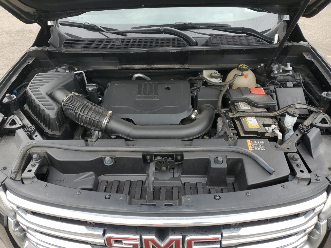 2022 GMC Acadia - Image 12