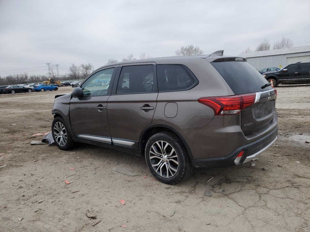 2018 Mitsubishi Outlander - Image 2