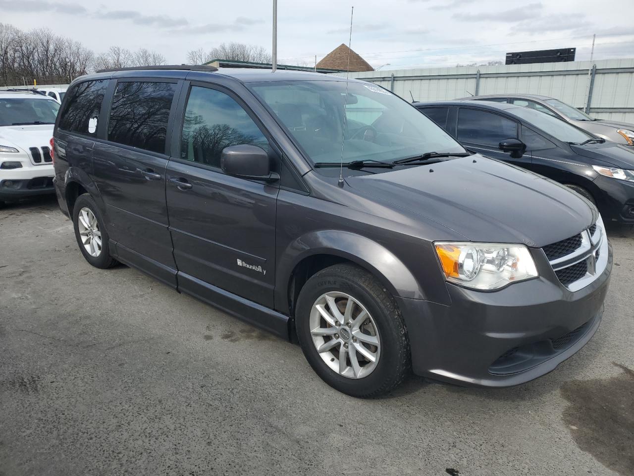 2015 Dodge Caravan - Image 4